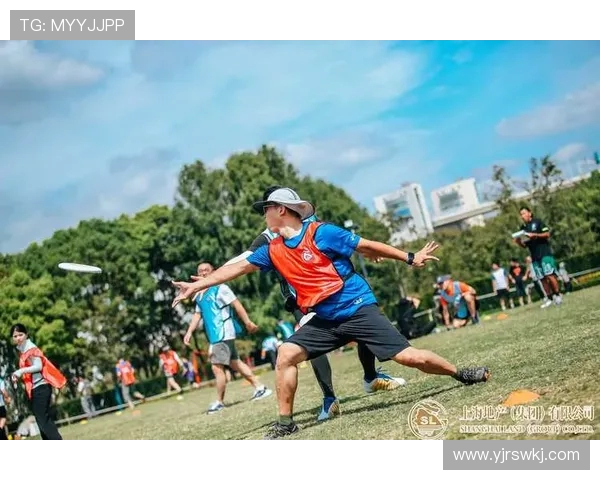 广州飞盘队在极限运动会中的团队协作表现分析与点评